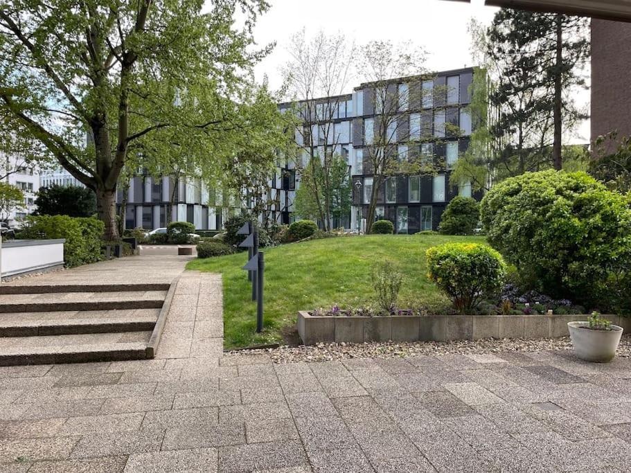 Gemutlich Und Moderne Wohnung In Düsseldorf Exterior foto